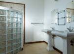 Guest House ensuite